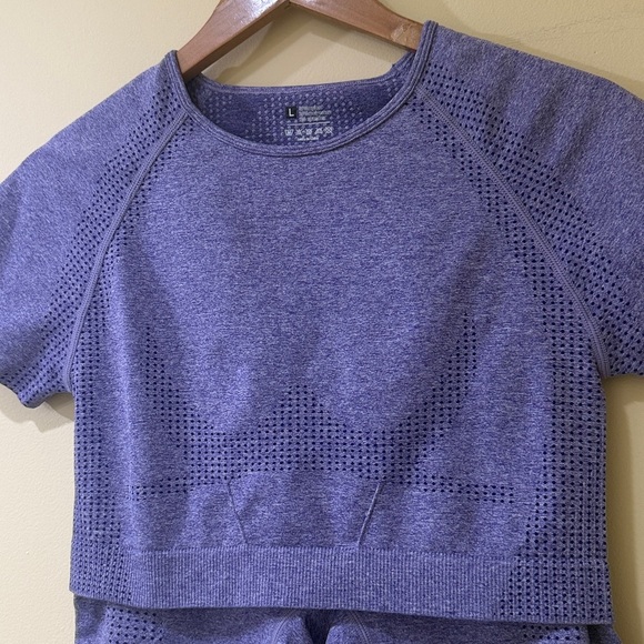 Stylish purple Crop Top & High Waist Women's Shorts - Picture 6 of 8